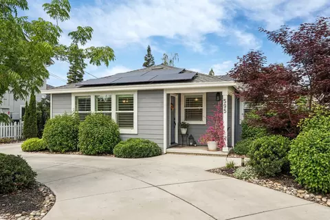 Exterior - 595 E Augusta St, Woodbridge, CA 95258 photo 3 of 19