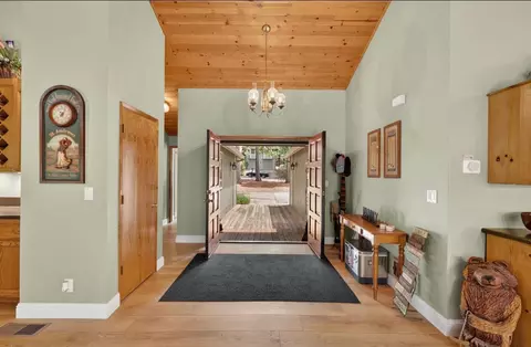 Entry Way - 1062 Fairway, Murphys, CA 95247 photo 4 of 4
