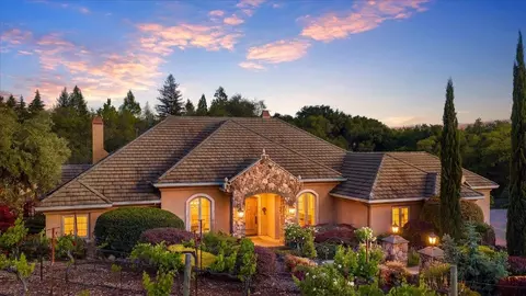 2620 Vineyard Dr, Auburn, CA 95603