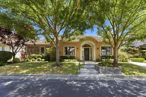 806 Sierra Oaks Vista Ln, Sacramento, CA 95864