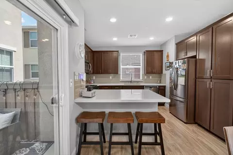 Kitchen - 953 Posey St, Galt, CA 95632 photo 2 of 9