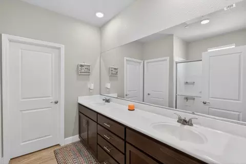 Entry Way - 953 Posey St, Galt, CA 95632 photo 10 of 11
