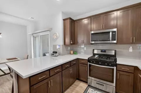 Kitchen - 953 Posey St, Galt, CA 95632 photo 5 of 9