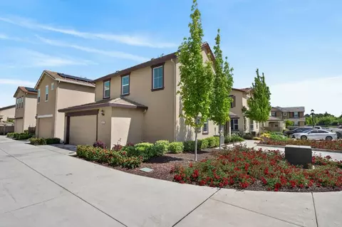 Exterior - 953 Posey St, Galt, CA 95632 photo 4 of 6
