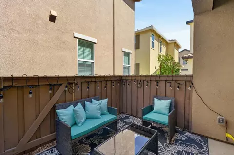 Exterior - 953 Posey St, Galt, CA 95632 photo 3 of 6