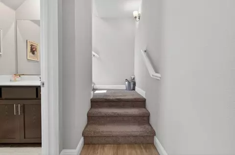 Entry Way - 953 Posey St, Galt, CA 95632 photo 5 of 11