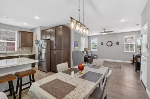 Dining - 953 Posey St, Galt, CA 95632 photo 2 of 3