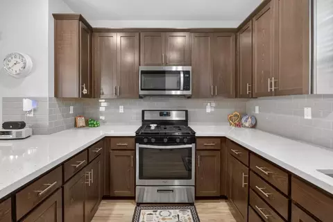 Kitchen - 953 Posey St, Galt, CA 95632 photo 6 of 9