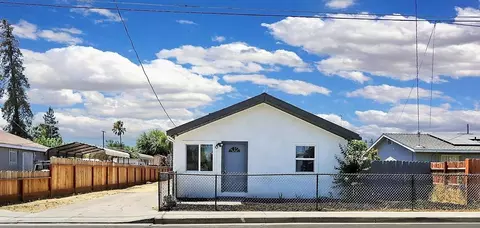 225 Church St, Waterford, CA 95386