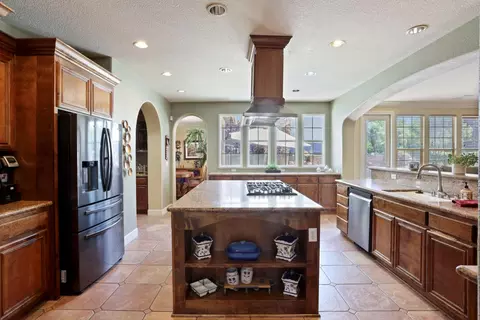 Kitchen - 3044 Redbridge Rd, Tracy, CA 95377 photo 3 of 6