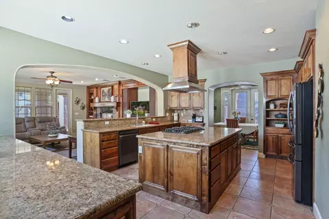 Kitchen - 3044 Redbridge Rd, Tracy, CA 95377 photo 2 of 6