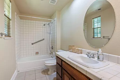 Bath - 3044 Redbridge Rd, Tracy, CA 95377 photo 2 of 9