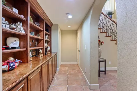 Entry Way - 3044 Redbridge Rd, Tracy, CA 95377 photo 7 of 11