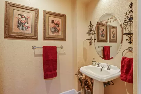 Bath - 3044 Redbridge Rd, Tracy, CA 95377 photo 1 of 9