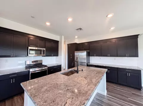 Kitchen - 1187 Bordeaux Ct, Olivehurst, CA 95961 photo 2 of 4
