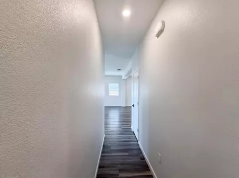 Entry Way - 1187 Bordeaux Ct, Olivehurst, CA 95961 photo 3 of 6