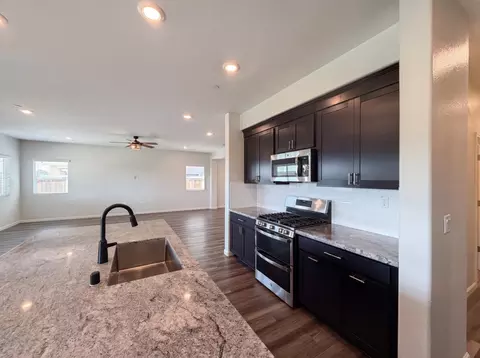 Kitchen - 1187 Bordeaux Ct, Olivehurst, CA 95961 photo 4 of 4