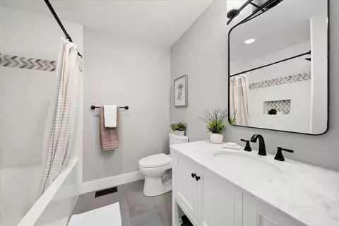 Bath - 11349 Lower Circle Dr, Grass Valley, CA 95949 photo 3 of 4