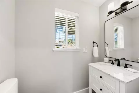 Bath - 11349 Lower Circle Dr, Grass Valley, CA 95949 photo 4 of 4