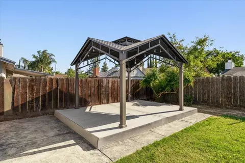Exterior - 2216 Venus Dr, Ceres, CA 95307 photo 6 of 9