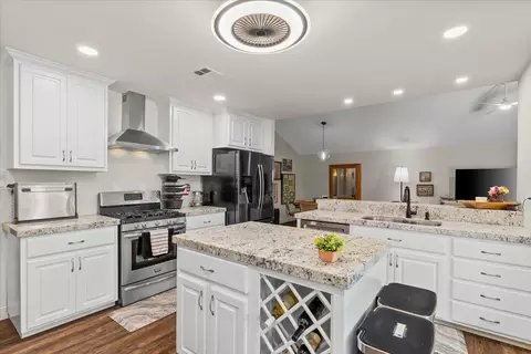 Kitchen - 2216 Venus Dr, Ceres, CA 95307 photo 6 of 7