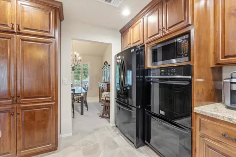 Kitchen - 2572 Sterling Dr, Rescue, CA 95672 photo 5 of 5