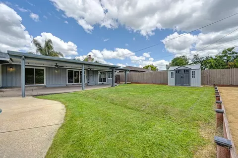 Exterior - 6100 Woodhaven Ave, Carmichael, CA 95608 photo 7 of 27