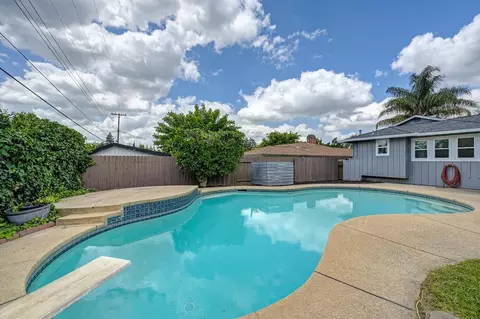 Exterior - 6100 Woodhaven Ave, Carmichael, CA 95608 photo 12 of 27