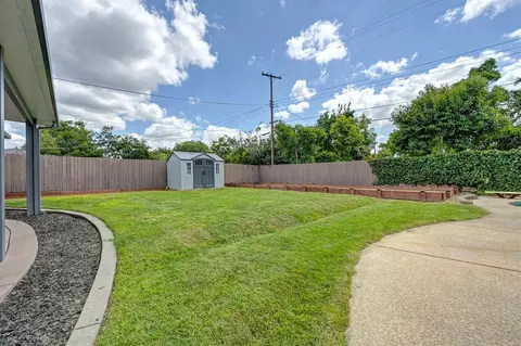 Exterior - 6100 Woodhaven Ave, Carmichael, CA 95608 photo 6 of 27