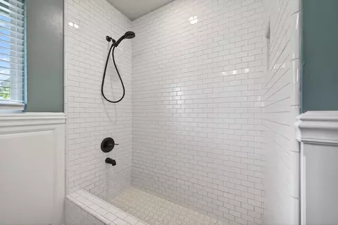 Bath - 6100 Woodhaven Ave, Carmichael, CA 95608 photo 2 of 4