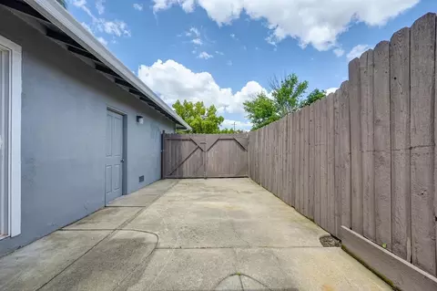 Exterior - 6100 Woodhaven Ave, Carmichael, CA 95608 photo 1 of 27