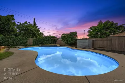 Exterior - 6100 Woodhaven Ave, Carmichael, CA 95608 photo 14 of 27