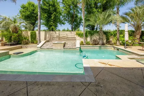 Exterior - 1705 Avignon Ln, Modesto, CA 95356 photo 10 of 17