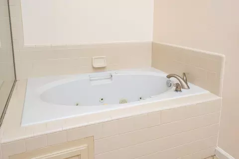 Bath - 1705 Avignon Ln, Modesto, CA 95356 photo 7 of 7