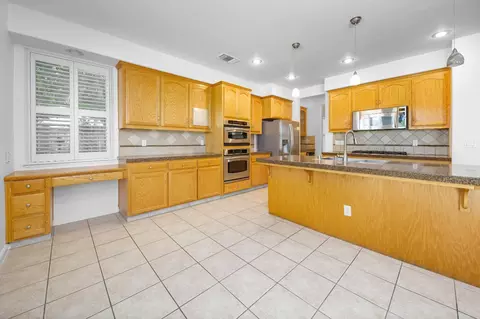 Kitchen - 1705 Avignon Ln, Modesto, CA 95356 photo 3 of 8