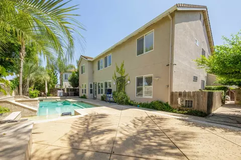 Exterior - 1705 Avignon Ln, Modesto, CA 95356 photo 12 of 17