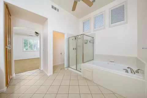 Bath - 1705 Avignon Ln, Modesto, CA 95356 photo 4 of 7
