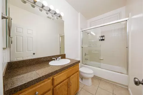 Bath - 1705 Avignon Ln, Modesto, CA 95356 photo 1 of 7