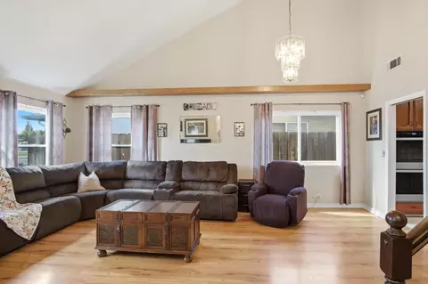 Living - 1669 London Ave, Manteca, CA 95336 photo 2 of 4