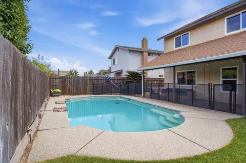 Exterior - 1669 London Ave, Manteca, CA 95336 photo 5 of 6