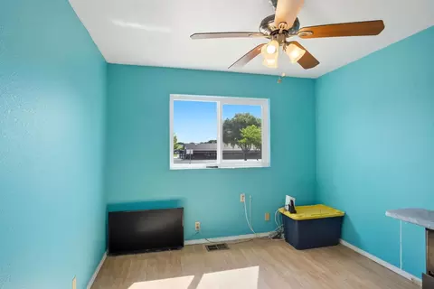 Bedroom - 1669 London Ave, Manteca, CA 95336 photo 4 of 7