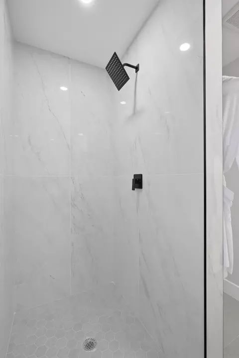 Bath - 2534 Garfield Ave, Carmichael, CA 95608 photo 7 of 7