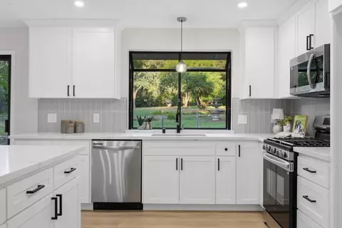 Kitchen - 2534 Garfield Ave, Carmichael, CA 95608 photo 5 of 8