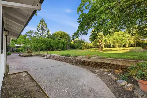 Exterior - 2534 Garfield Ave, Carmichael, CA 95608 photo 10 of 15