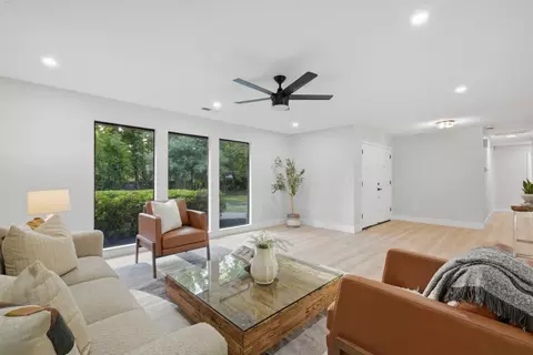 Living - 2534 Garfield Ave, Carmichael, CA 95608 photo 3 of 8