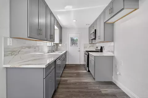 Kitchen - 222 Pereira Ave, Tracy, CA 95376 photo 1 of 3