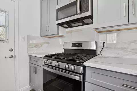 Kitchen - 222 Pereira Ave, Tracy, CA 95376 photo 3 of 3