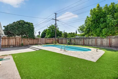 Exterior - 222 Pereira Ave, Tracy, CA 95376 photo 3 of 5