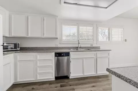 Kitchen - 3701 Colonial Dr #164, Modesto, CA 95356 photo 4 of 4