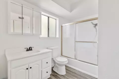 Bath - 3701 Colonial Dr #164, Modesto, CA 95356 photo 2 of 2